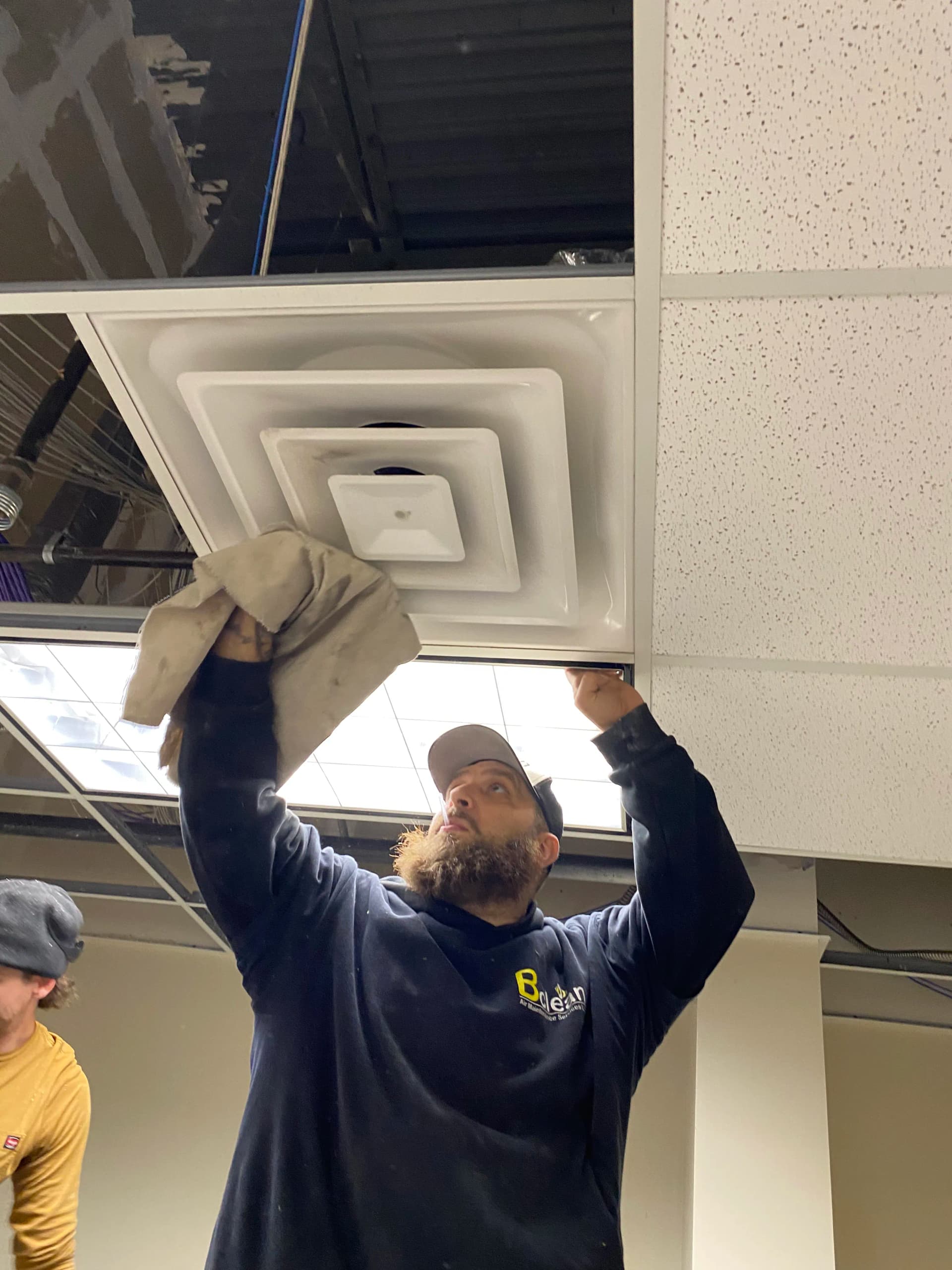Gallery photos for Full Air Duct Cleaning at Johnson Controls Operations: Image #5